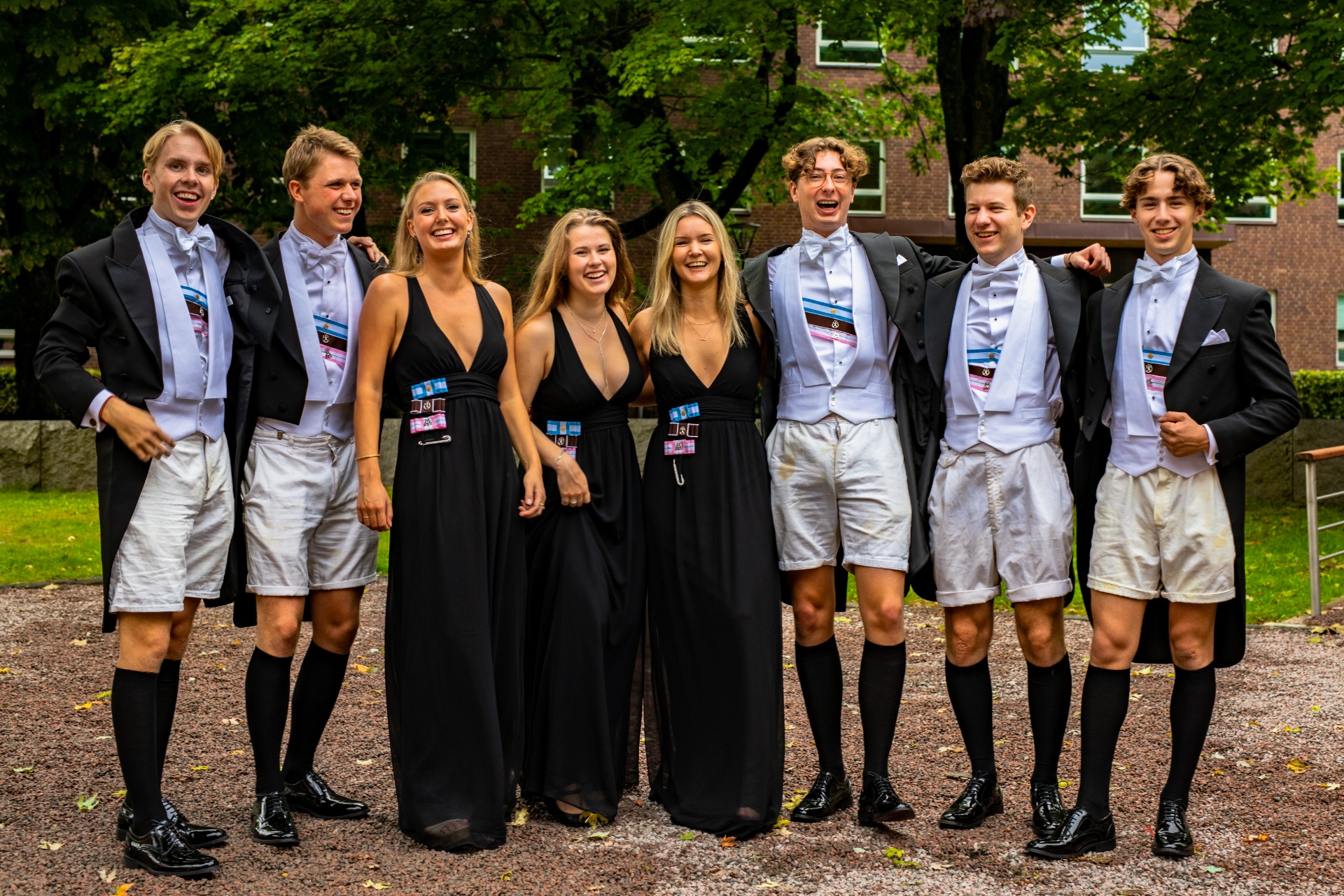 M-sex taggar inför vårbal!